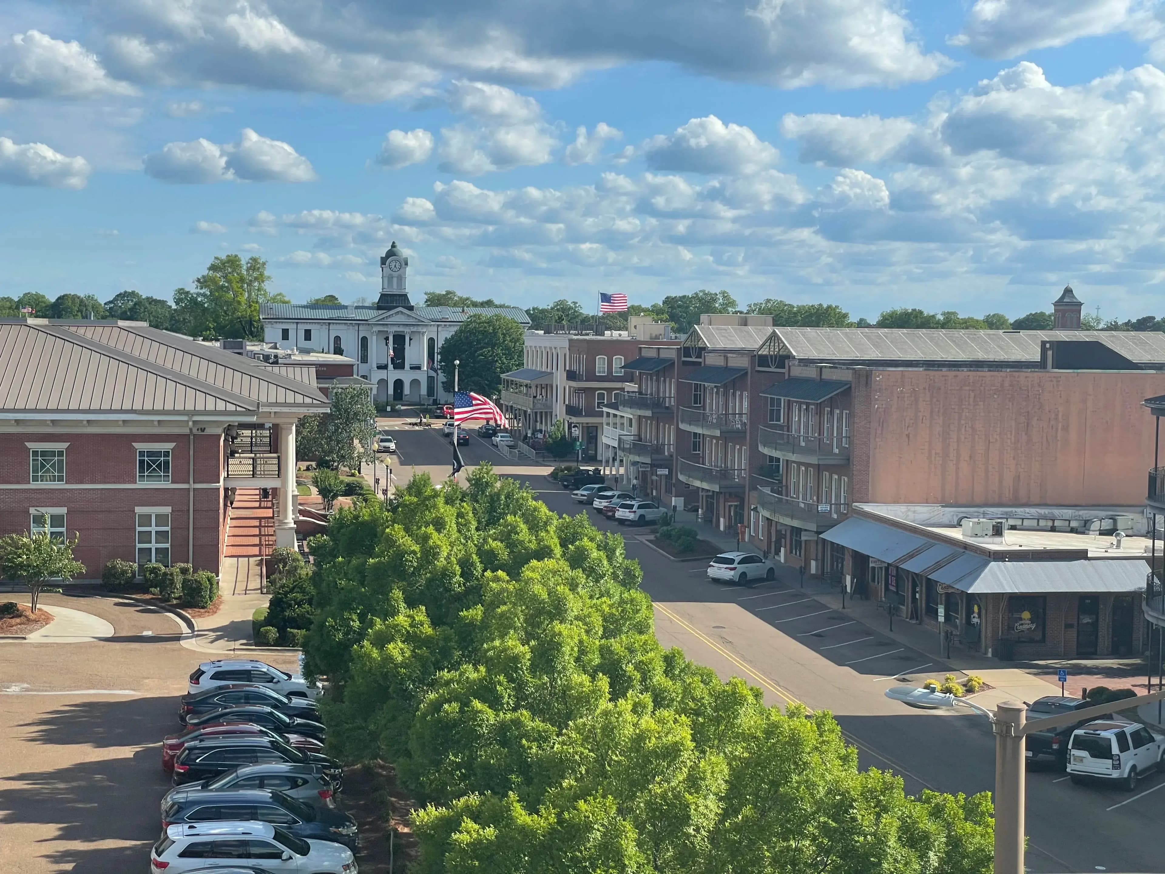 Historic Oxford Square near Lenora's Restaurant